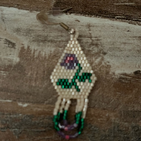 Native American Beaded Floral Earrings - Picture 8 of 9